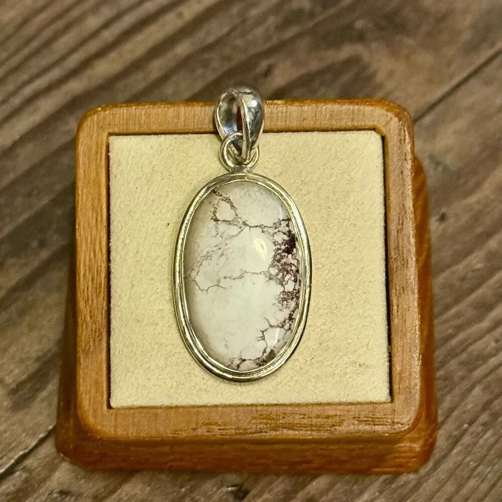 Southwestern Wild Horse Turquoise Oval Framed Pendant Silver Necklace Boho New